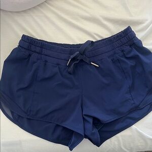 Lululemon Hotty Hot High-Rise Lined Short 2.5"